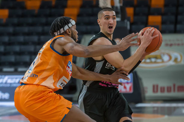 球数高于英 球数高于英