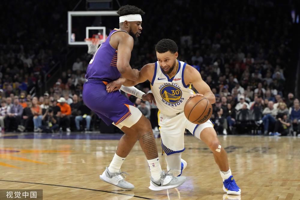 詹姆斯：穿23号确实是因为乔丹 但签耐克是因为他们开了7年9000万.